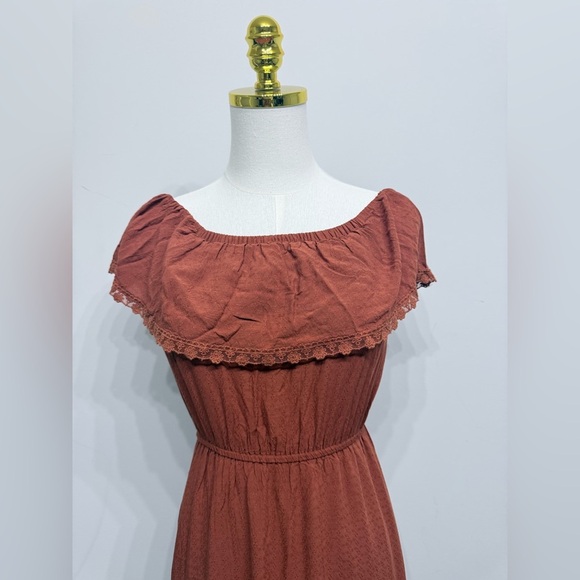 FOREVER 21 Size Small Rust Orange Rayon Top Off-the- Shoulders - Picture 7 of 9